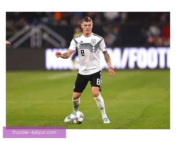 克罗斯中场组织力