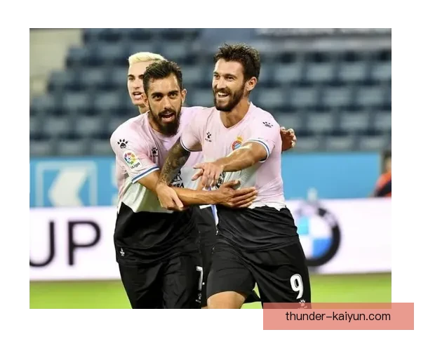 奥格斯堡阵容深度分析：主力与替补实力对比显现团队竞争力增强